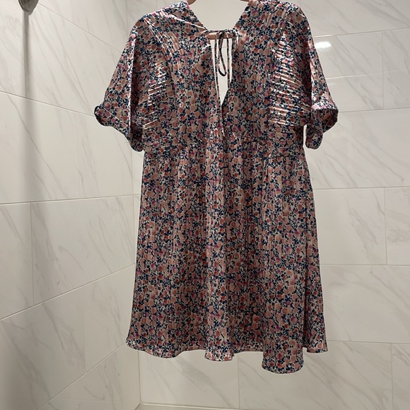 Pink floral Babydoll dress - Picture 4 of 4